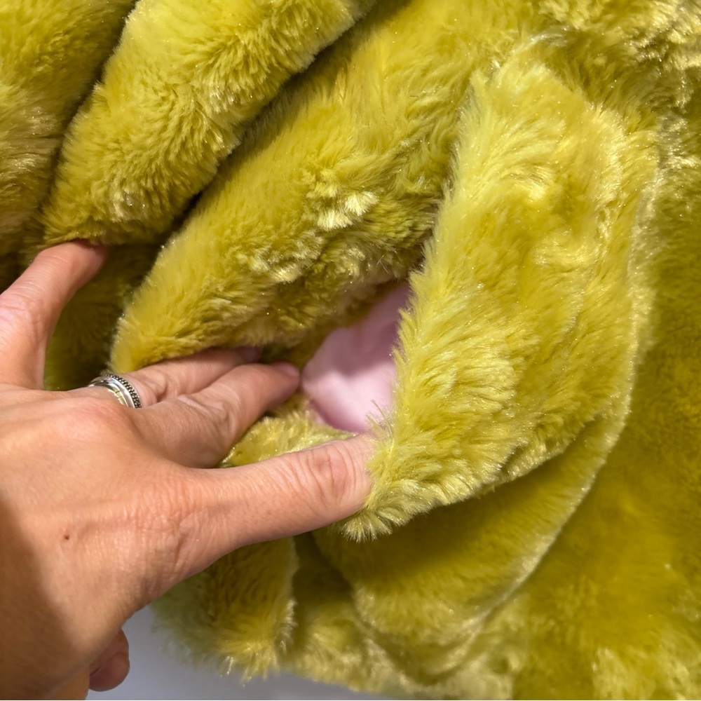 Lemonade On The Lawn Faux Fur Shawl Jacket Coat Electric Green Pink Lined Sz 10 - Picture 3 of 5